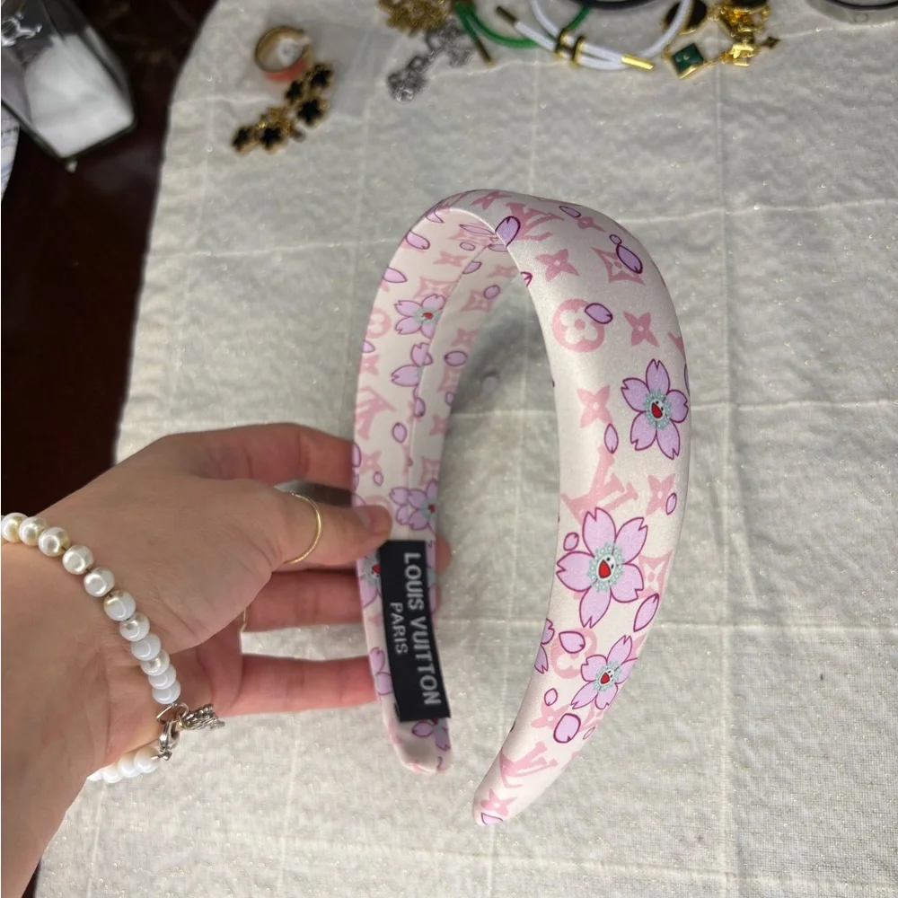 Lv Floral Pink GWP Headband - Picture 3 of 3